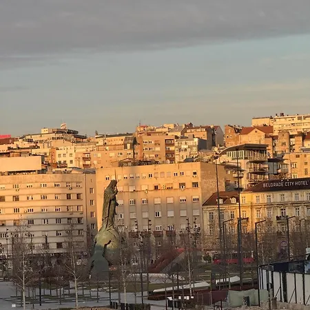 Dockside Waterfront Apartment *