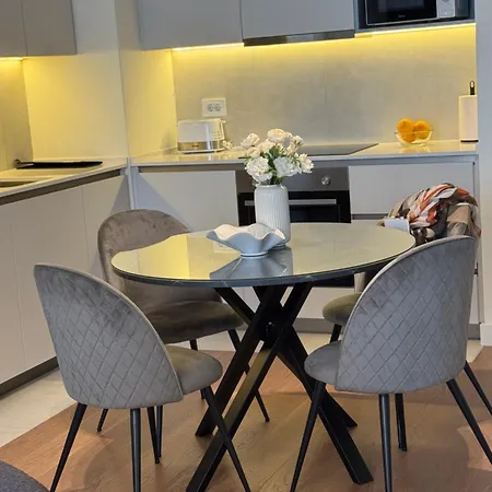 Dockside Waterfront Apartment